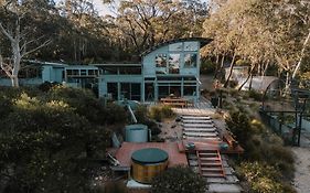 Wildacres Luxe 40 Acre Australian Bush Escape With Private Cliffs